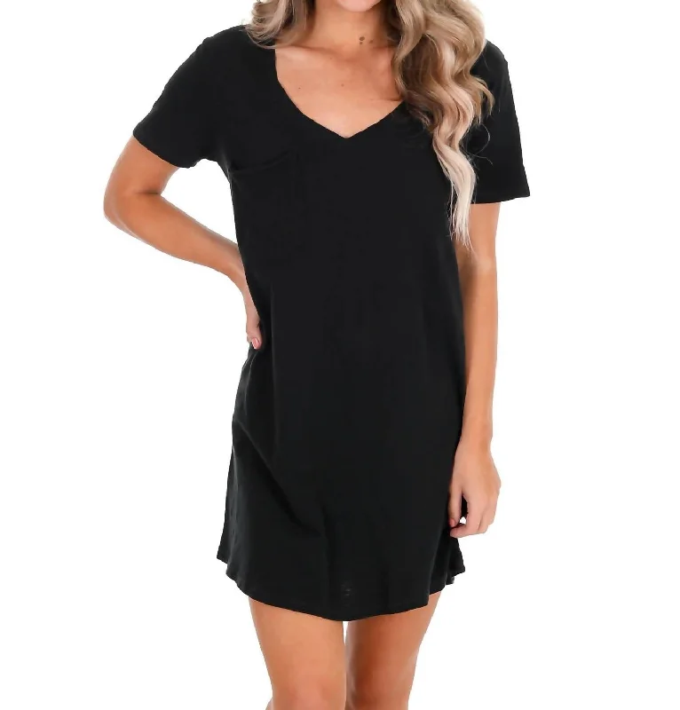 The Pocket Tee Dress In Black Women's Evening Outfit