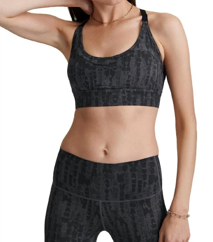 Cometa Sports Bra In Textured Scales Everyday Women's Fashion Trends