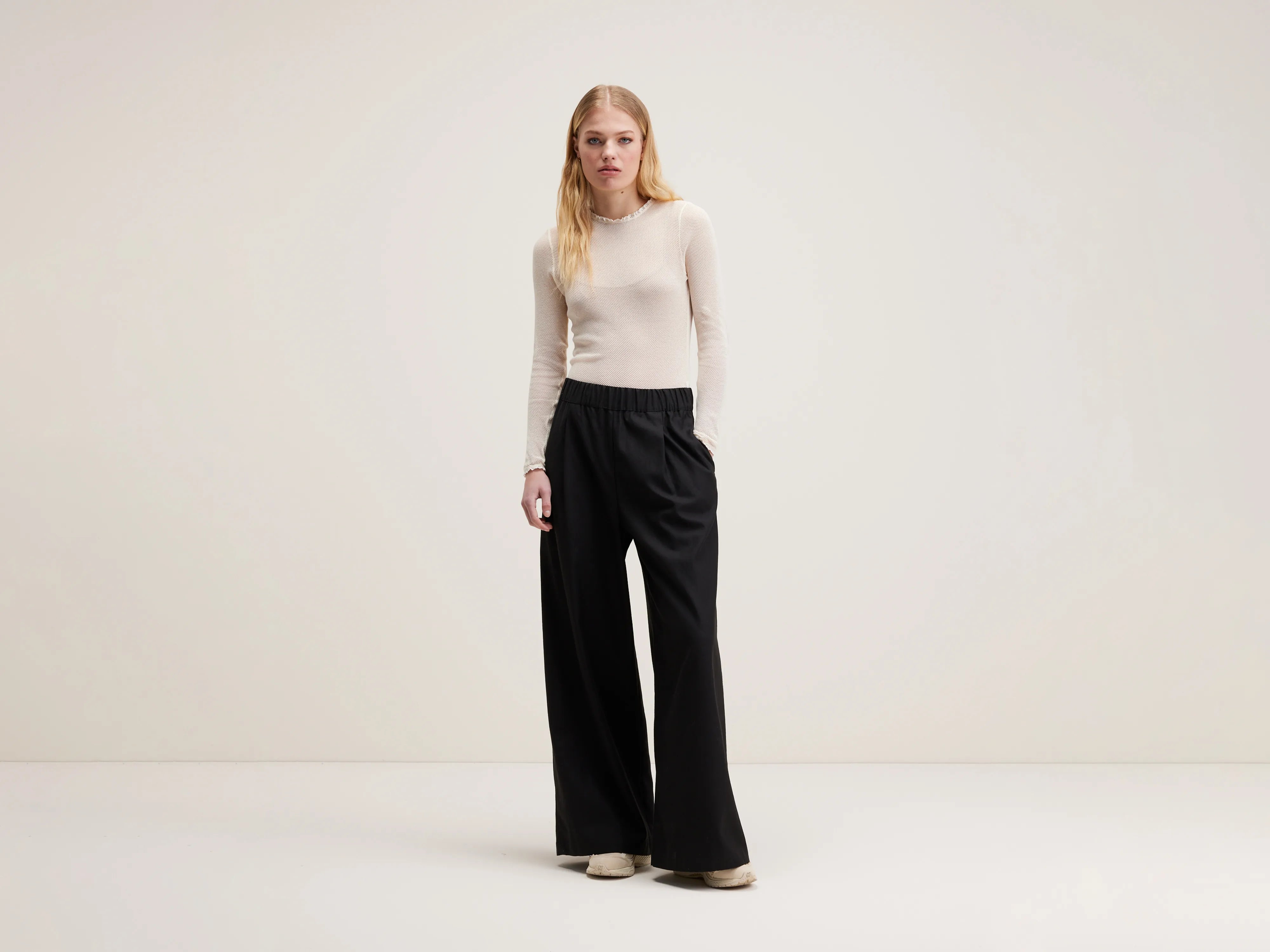 Vezza straight wide trousers (242 / W / BLACK BEAUTY) Women's Clothing For Special Occasions