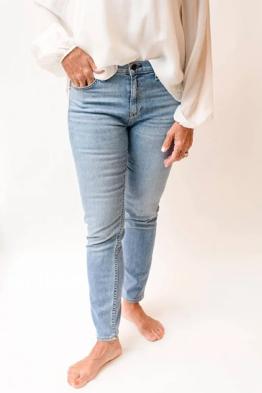 Mid Rise Jax Jean In West Plus-Size Women's Garments