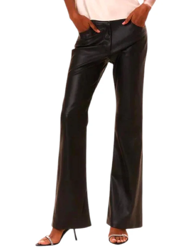 Bordeaux Pants In Black Women's Vacation Outfit